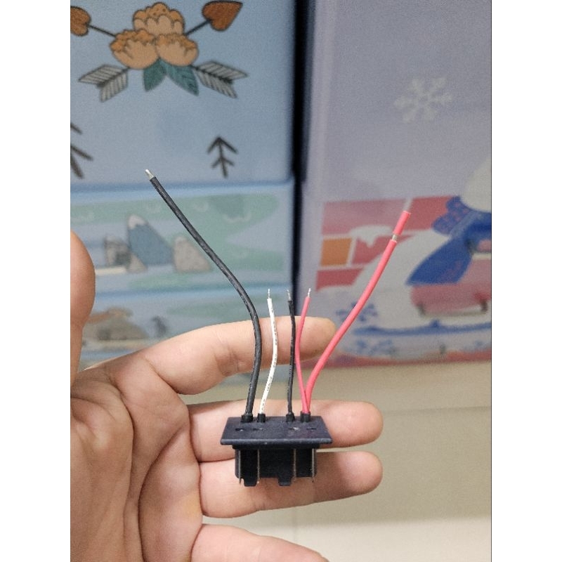 Chân pin Milwaukee M18 zin 5 dây