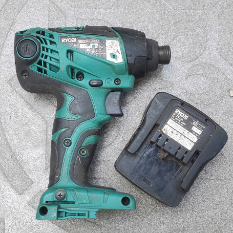 máy bắn Vít Ryobi 14.4v (thân máy + vỏ pin)