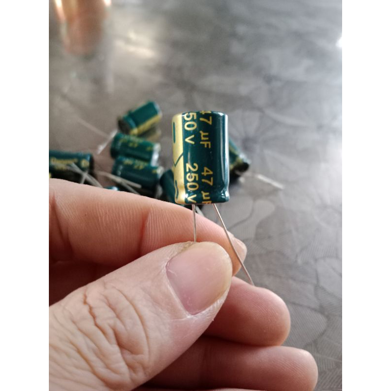 sét 10 tụ hoá 47uf 250v. dùng cho bo mạch nồi cơm điện nội địa 100v.