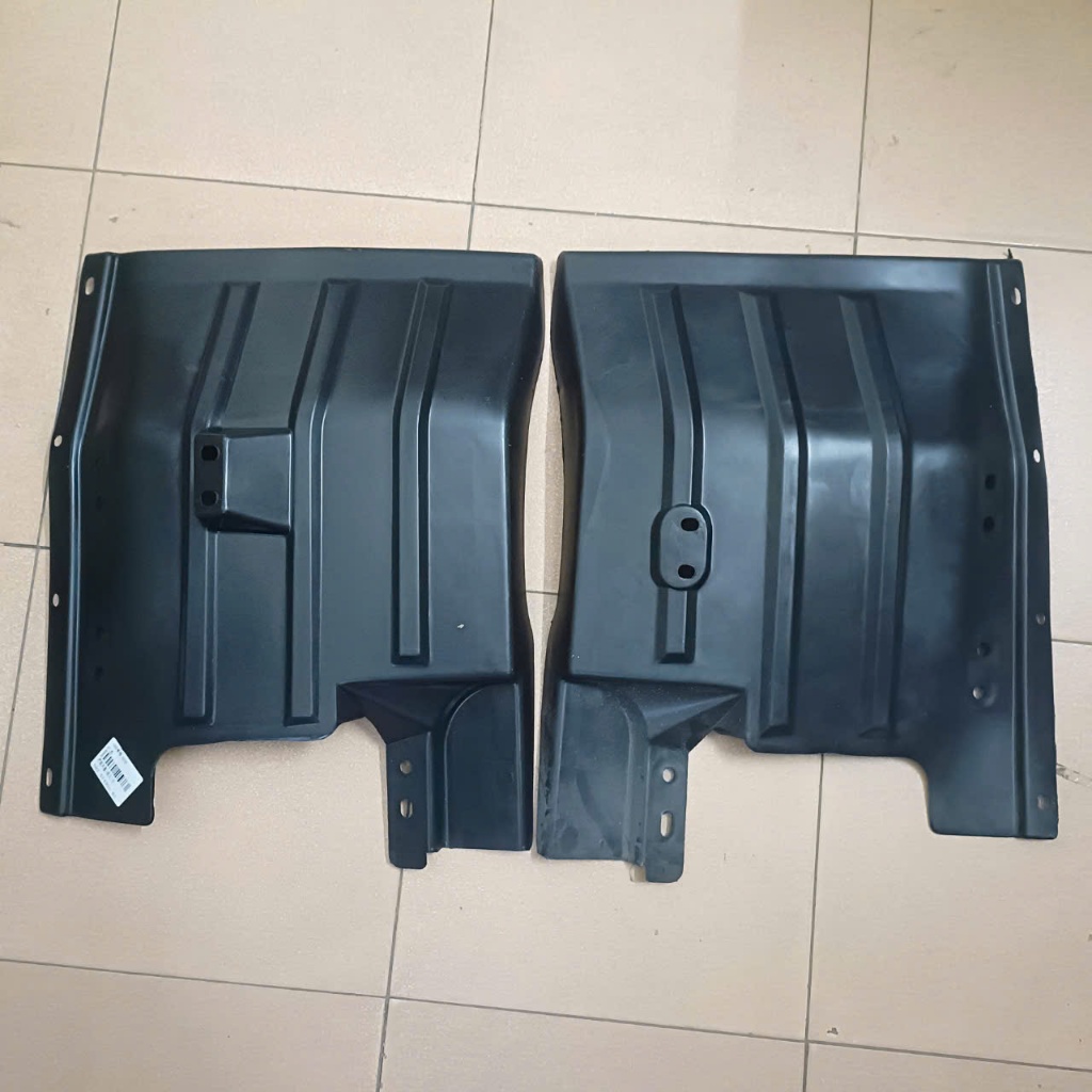 Tấm chắn bùn bánh trước Isuzu QKR / NQR / NHR / NKR / NPR