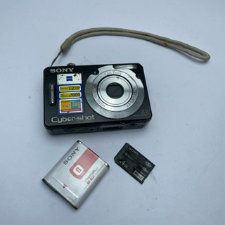 Máy ảnh Sony cũ có pin và thẻ nhớ không rõ tình trạng dùng decor hoặc lấy linh kiện