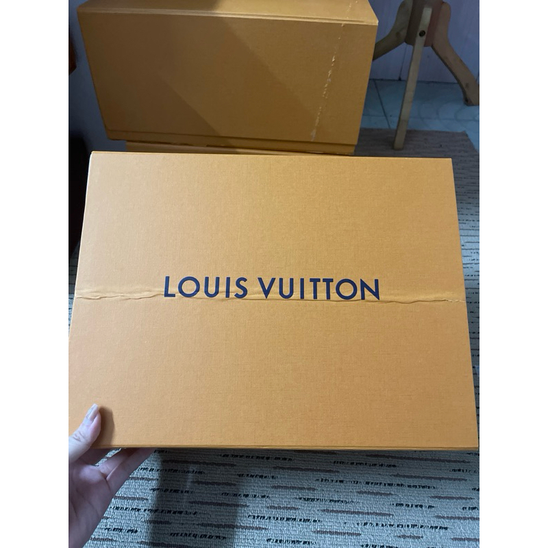 Hộp LV Chính Hãng Lỗi