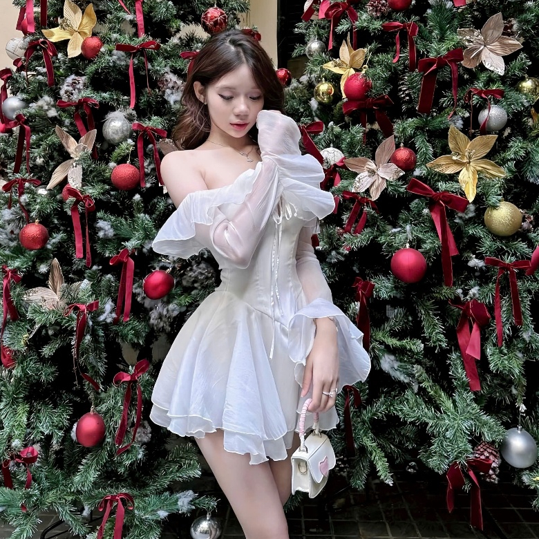 Váy Tơ Bèo Trễ Vai Cup Nguc Tay Loe Dáng Ngắn Xoè 2 Tầng Kèm Quần | BigBuy360 - bigbuy360.vn