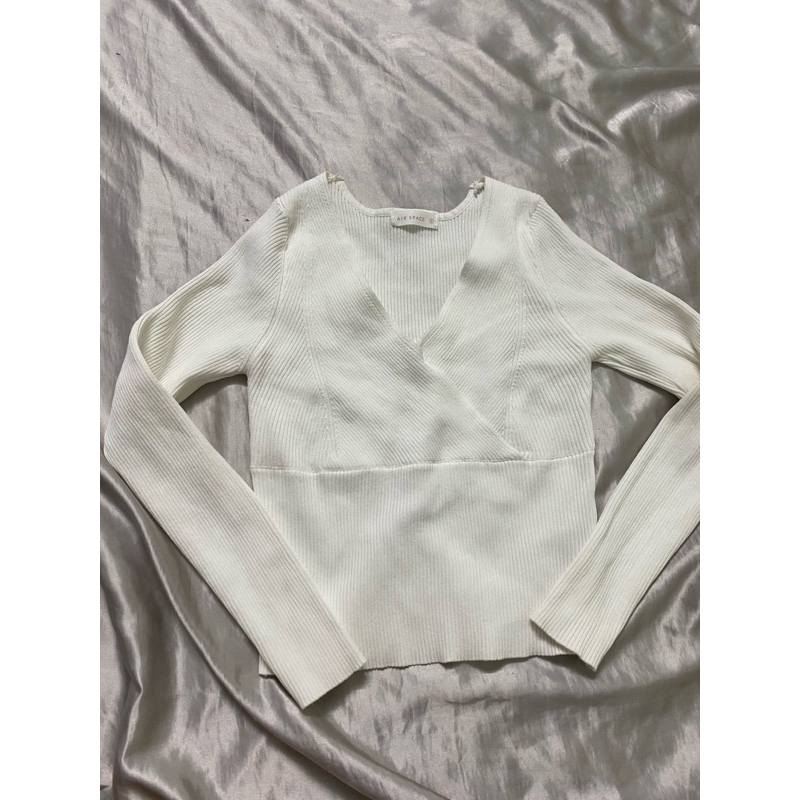 ĐỒ SI/2HAND-ÁO THUN LEN DÀI MÀU TRẮNG-ẢNH THẬT DO SHOP TỰ CHỤP VÀ QUAY