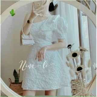 Đầm Gấm Xốp Hở 1 Bên Tay Phồng Dáng Ngắn Xoè Chữ A
