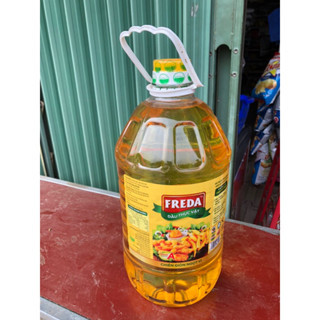 Dầu ăn 5lít Freda( tặng  gói  giấy  rút 5k).