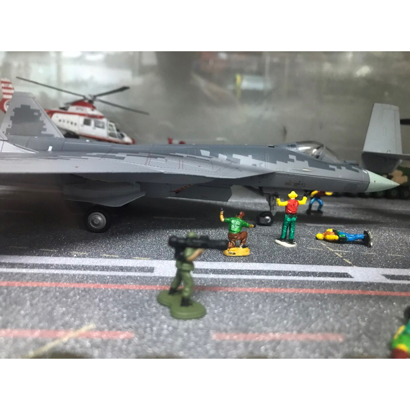 MÔ HÌNH Nhân vật Phi đội sân bay mặt đất 1:72