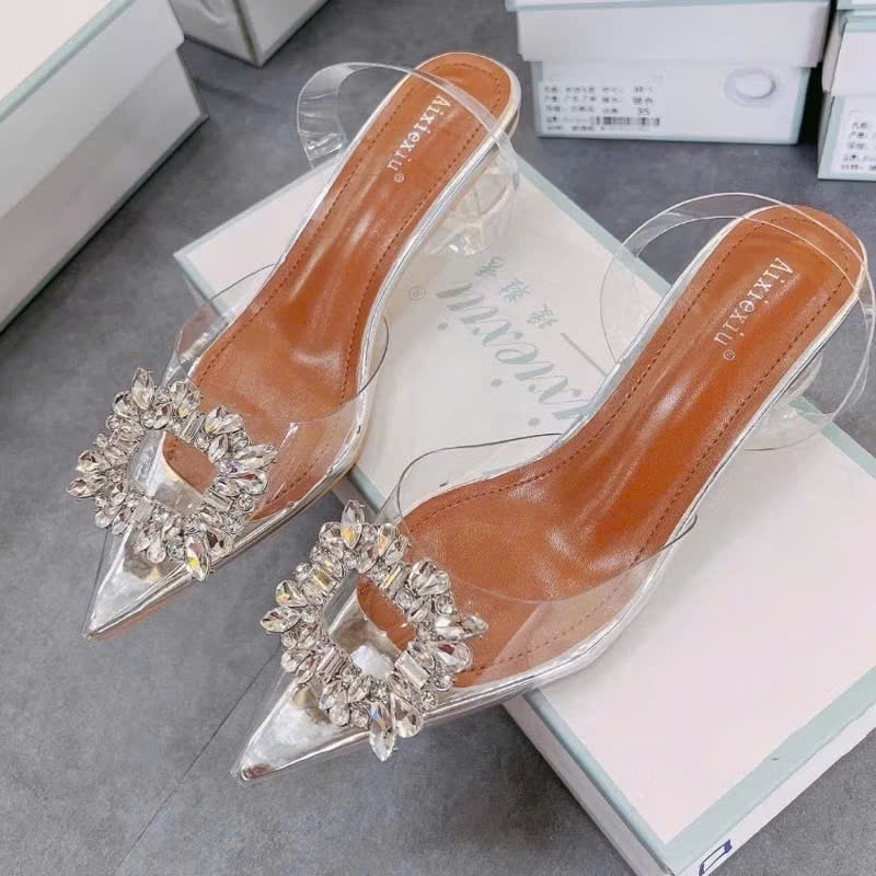 Guốc cao gót quai trong Chị Đẹp Store Mika đính đá vuông, có hậu bít mũi 9 phân, guốc đá vuông 7 phâ