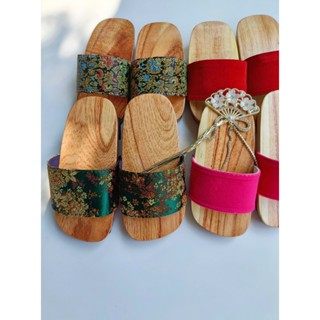 HỎA TỐC HCM - Guốc mộc cho bé trai, bé gái