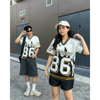 Áo Thun Unisex From Rộng Menswear Cổ Xẻ Tim in 3D- K.BO Top Women Cổ V