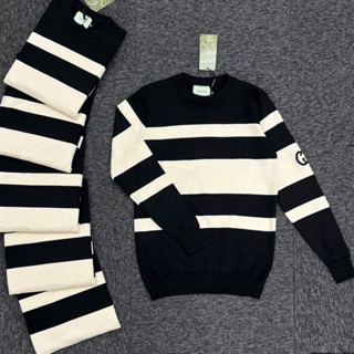 Áo len dài tay sweater nam nữ Gờ Cê dệt sọc ngang đen be tay thêu chữ hãng đối lập