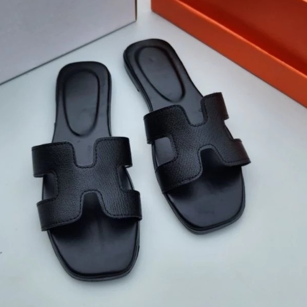 Dép quai ngang NỮ mẫu dép siêu đẹp đi êm chân thoáng khí.mẫu dép lê thời trang sành điệu hot trend 2024 full size 35-39