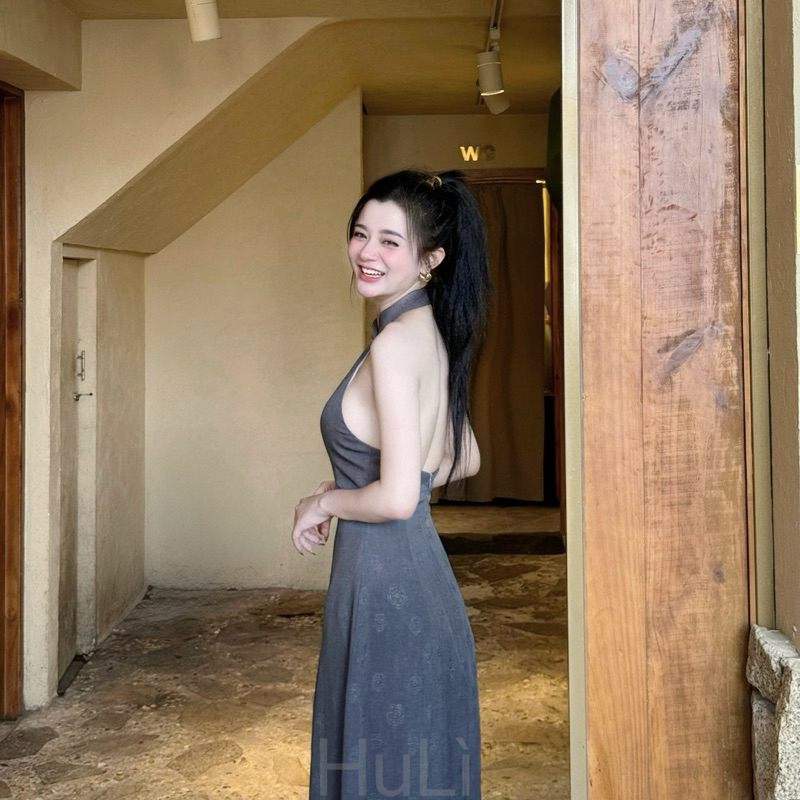 Emi Dress- ĐẦM YẾM CỔ TÀU HỞ LƯNG DÁNG DÀI TIỂU THƯ | Emi Dress | HuLì | BigBuy360 - bigbuy360.vn