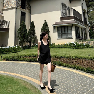 [COLIN CLOTHING] Đầm ngắn nữ sát nách cổ trễ xoắn lưng nhún hông nhẹ nhàng