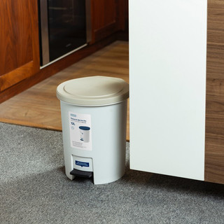 Thùng rác đạp tròn Inochi 12L, Có lõi tiện dụng cho người sử dụng có thể xách đi để đỏ rác