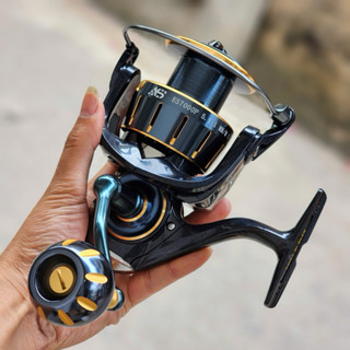 Máy Câu Cá ,câu Biển Cao Cấp ES Tay quay Ren Kim loại size 3000-5000-7000 kháng mặn tải cá 9,5kg đến 14,2kg 