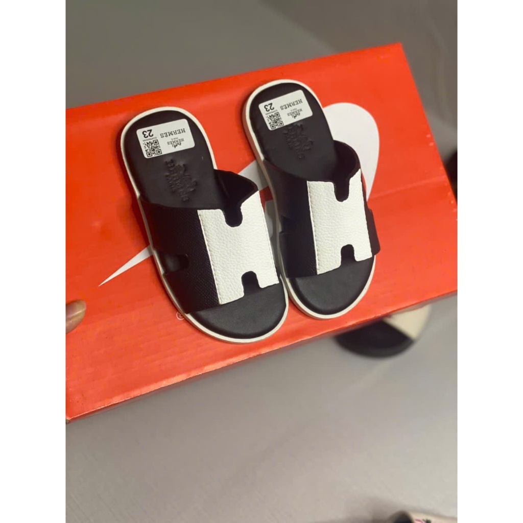 Dép HM cho bé dép trẻ em chống trơn trượt SIÊU NHẸ CHỮ H hót 2024