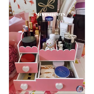 Khay đựng mĩ phẩm lượn sóng màu hồng phấn núm tim