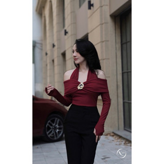 Áo trễ vai cổ yếm dáng dài và dáng cộc tay chất co giãn xinh xỉu kèm tag cài chất tăm hàn dày dặn hàng có sẵn