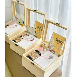 Hộp gỗ trơn nắp thủy tinh trong suốt dùng đựng trang sức, quà tặng, hộp quà...