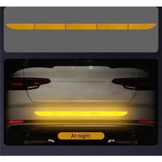 Dải decal phản quang dán đuôi xe ô tô