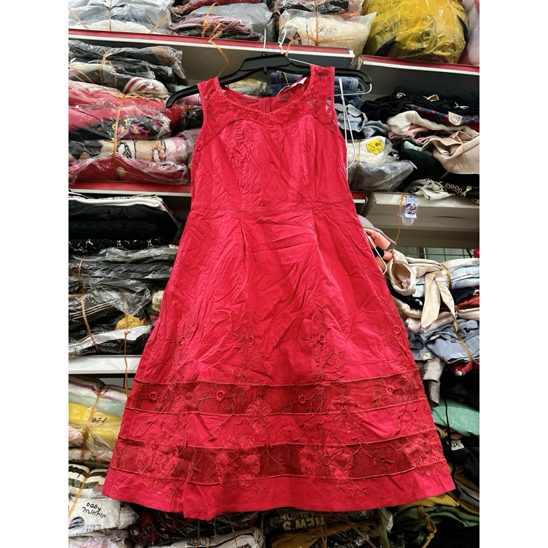 2h. đầm xoè đỏ phối ren size s. vd15