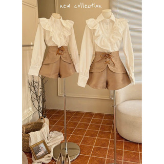 SET ÁO SƠMI CỔ BÈO TẦNG TAY PHỒNG KÈM SHORT ĐAN DÂY EO