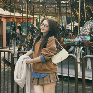   ẢNH OLDSCHOOL  Chân váy DA LỘN DÁNG NGẮN XẾP LY BẢN TO có quần trong A747 