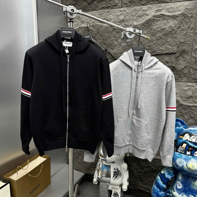  Áo Hoodie zip len nam nữ Thom Browne tay thêu 3 sọc màu quấn quanh dệt khoá zip đôi khắc chữ hãng cao cấp 