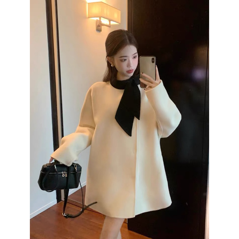 Áo khoác dạ cổ đen HANNIE