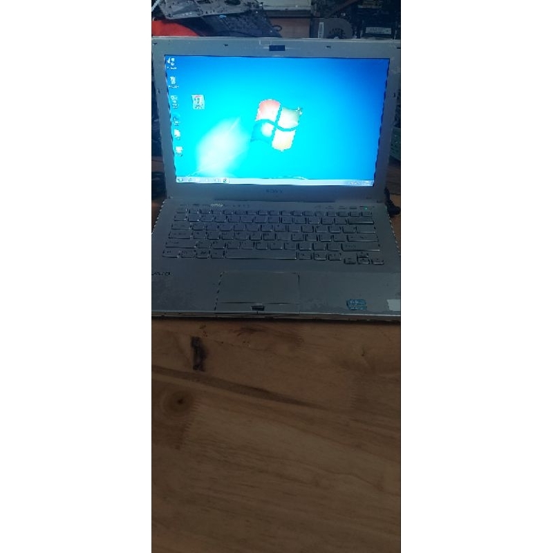 lap top sony vpcsb  xài tot i3 2330m .pin chai mất nắp dvd ngoai hinh cũ.chi tiết sản phẩm xem bên d