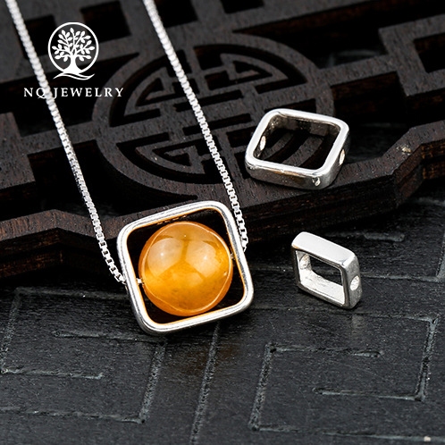 Charm S925 lồng hạt hình vuông - Ngọc Quý