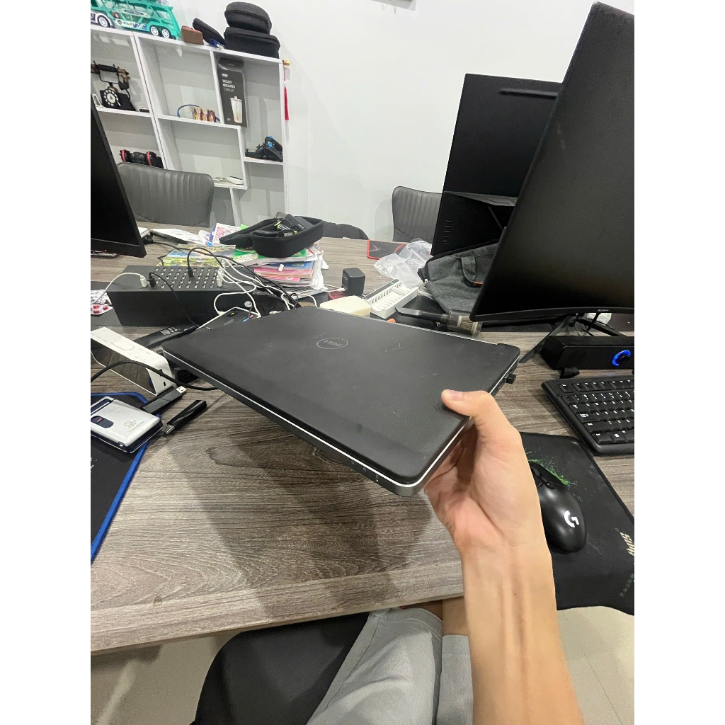 Laptop Cũ Dell Precision 7520 / Core i7 / Ram 32GB / SSD / Màn 15inch / Card Rời 4GB / Chơi Game, Đồ