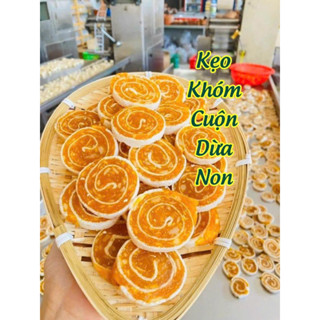 Kẹo khóm cuộn dừa non bánh phồng