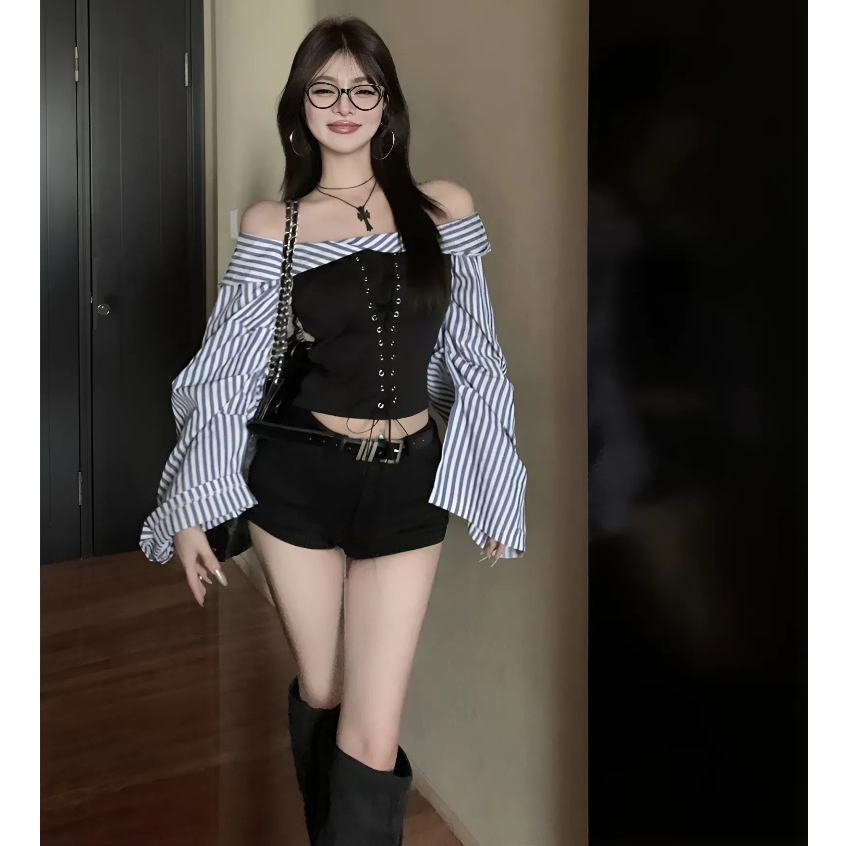 Set Bộ nữ thu đông croptop Kèm Quần Short Ngắn, Áo Trễ Vai Đan Dây Chiết Eo Phối Kẻ Sọc Ciberti | BigBuy360 - bigbuy360.vn