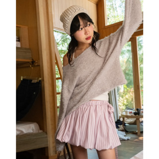 Áo len lông lệch vai dáng lửng (không kèm áo yếm trắng) - NAKEDbyV - Momo Sweater