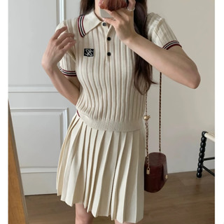 Set chân váy xếp ly mềm mại tôn dáng kèm áo polo len tăm ôm body Ciberti