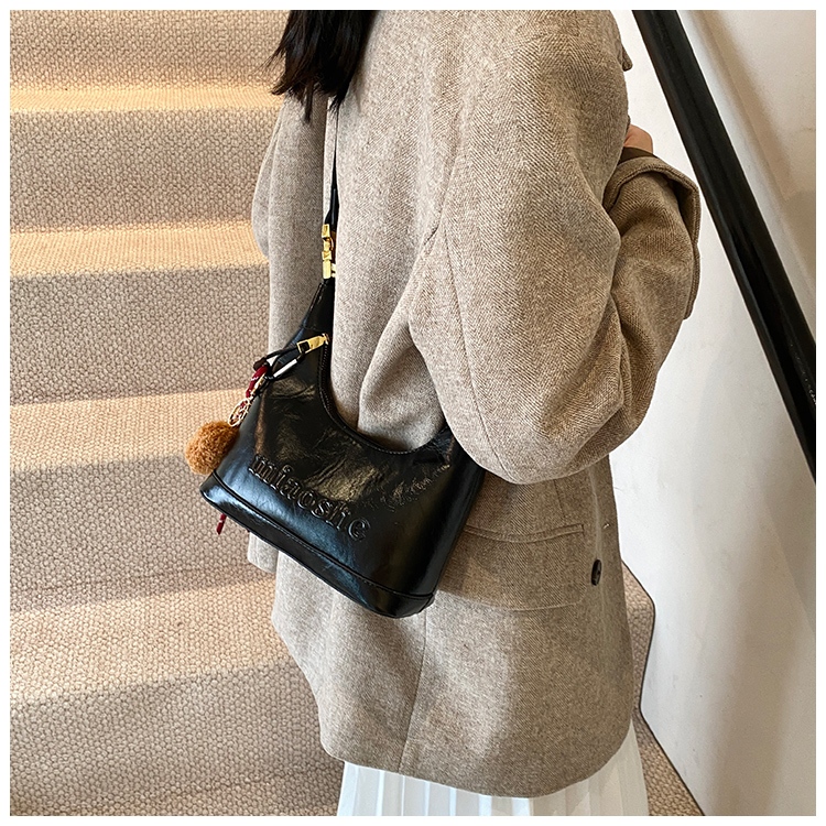 Túi xách nữ ROSASO đẹp mẫu mới hot trend 2024 cầm tay đeo chéo kèm móc khóa đẹp đi làm cà phê TX161 | BigBuy360 - bigbuy360.vn