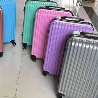 Vali kéo khoá hàng sẵn