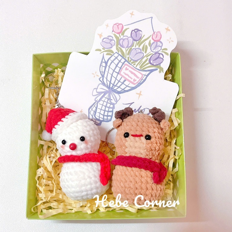 Hộp quà tặng móc khóa len Giáng Sinh người tuyết Noel có kèm thiệp - Keychain handmade gift box