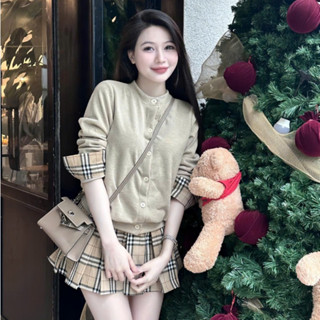 Set Áo Len Cổ Tay Kẻ BBR Mix Chân Váy Xếp Ly BBR Dày Dặn Nữ Tính