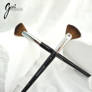 Cọ Bắt Sáng Highlight Dạng Fan Sephora 62