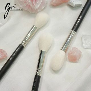 Cọ Highlight/Má hồng M 137S Long Blending