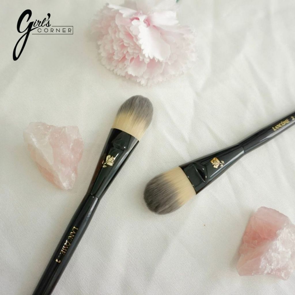 Cọ Tán Nền Shape Dẹt Lancome No2