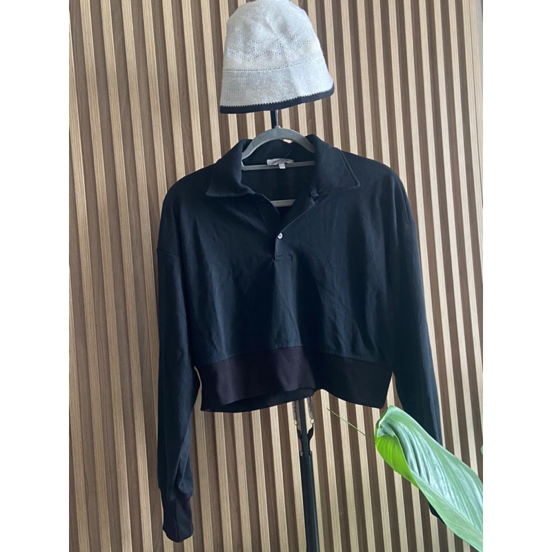 Áo crop có cổ nhà Hobbs