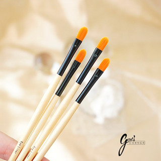 Cọ Môi - Viền môi Bobbi Brown Eyeliner