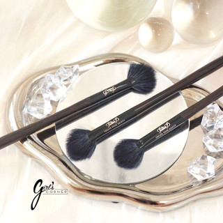 Cọ highlight dạng oval mini Feather B Black Highlighter Brush