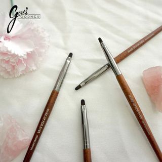 Cọ vẽ viền môi - liner Makeup Forever 202