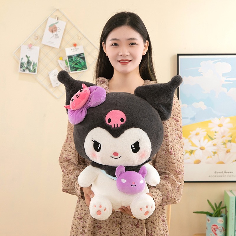 Gấu Bông Kuromi Đeo Túi 3 Màu - Kuromi Nhồi Bông Cao Cấp Gấu Bông City