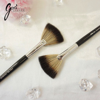 Cọ đánh highlight Sephora Fan 65